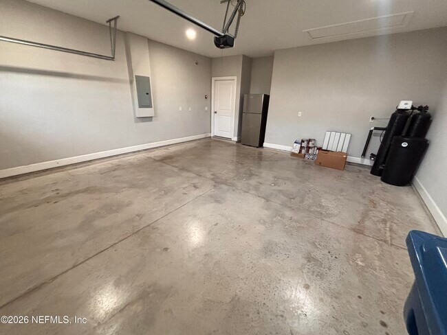 Building Photo - 212 Willow Crk Ct