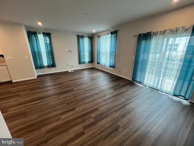 Building Photo - 4100 Bolton Ct