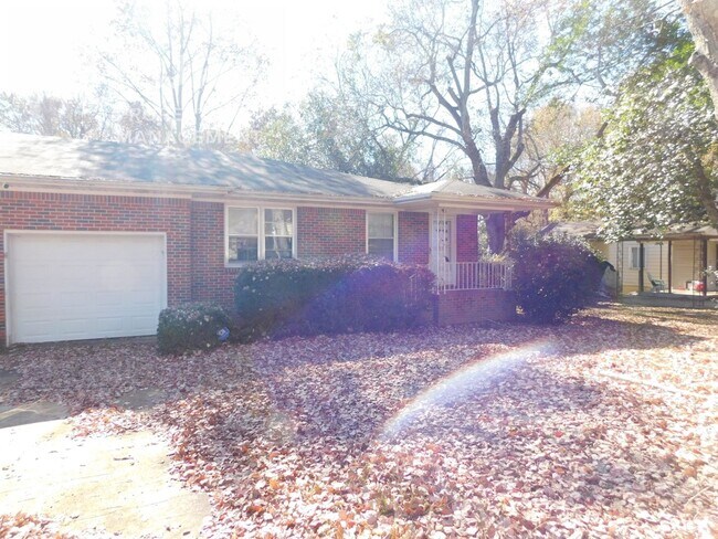 Primary Photo - 117 22nd Ave NE