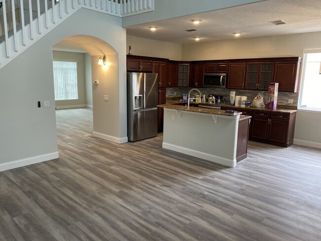 Building Photo - 1722 White Heron Bay Cir