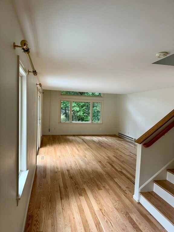 Building Photo - 5 Daybreak