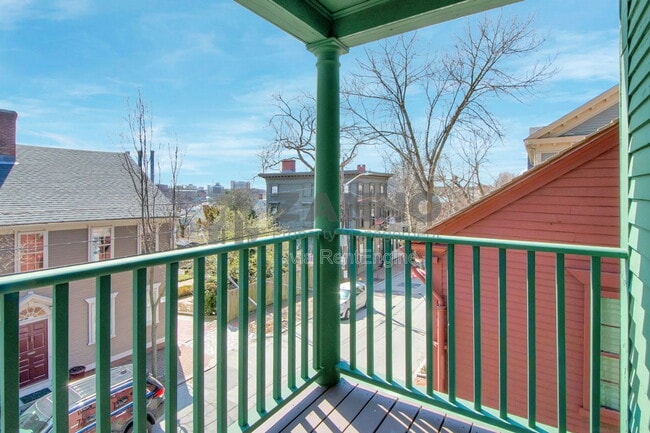 Building Photo - 19 Arnold St