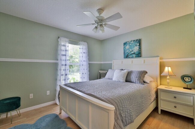 Building Photo - Furnished, Beautifully decorated 3 bedroom...