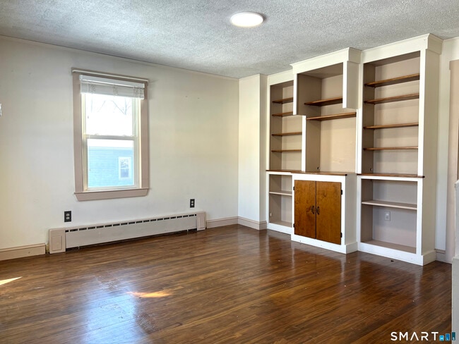 Building Photo - 77 Freestone Ave