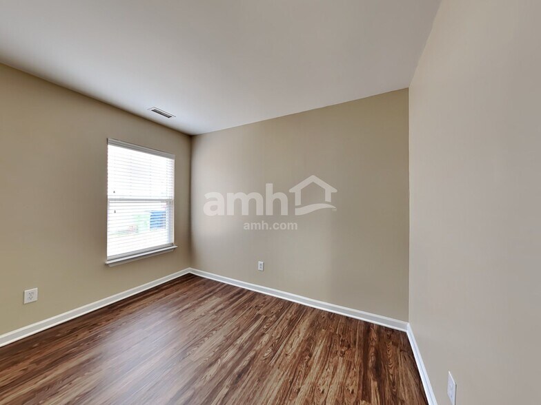 Building Photo - 3801 Satinleaf Dr