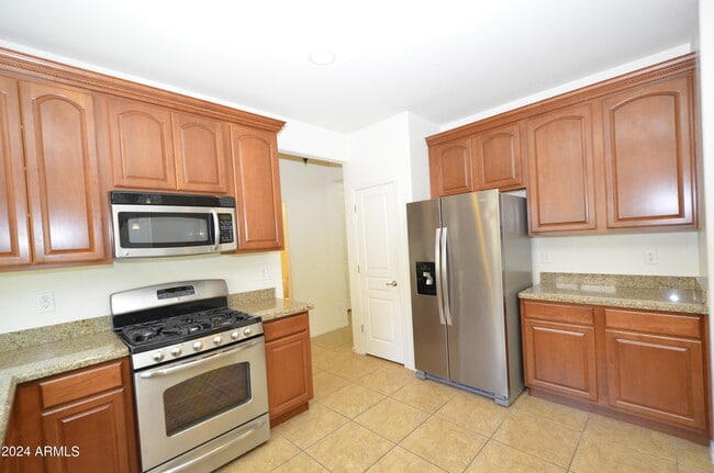 Building Photo - 1680 W Swan Pl