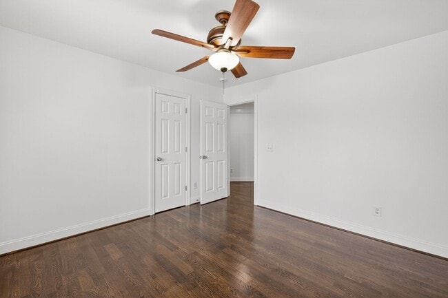 Building Photo - Beautiful 6BR Executive Brentwood Home with Pool