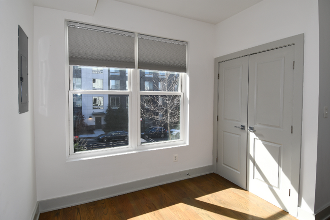 Building Photo - 1632 K St NW