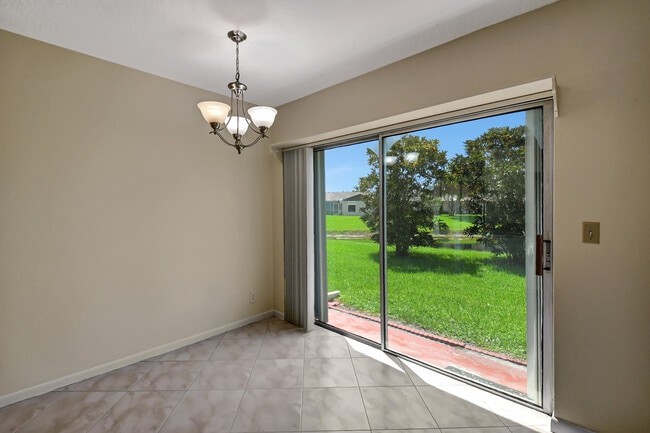Building Photo - 15792 Philodendron Cir