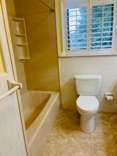 Building Photo - 401 E 56th St