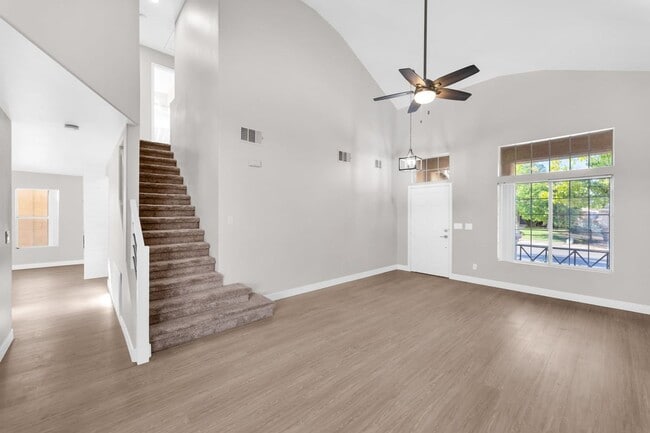 Building Photo - Stunning Remodeled Summerlin Home!