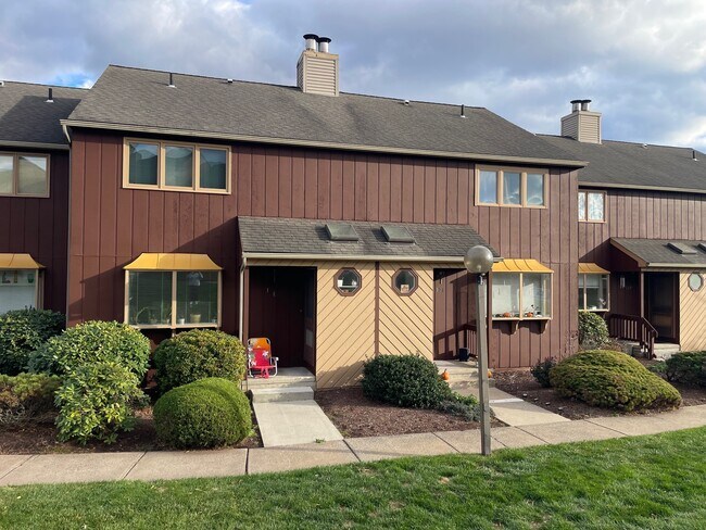 Primary Photo - 123 Skyview Dr