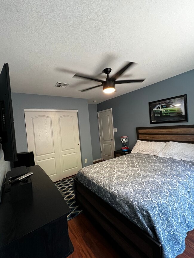 Building Photo - 8443 Forget Me not St