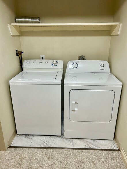 Building Photo - 1705 Alder Dr