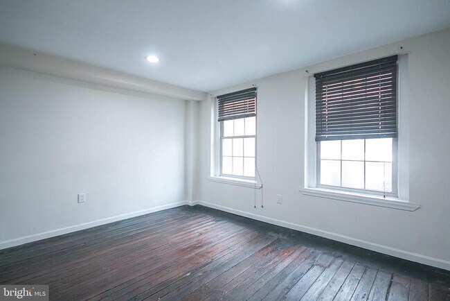 Building Photo - 229 Market St