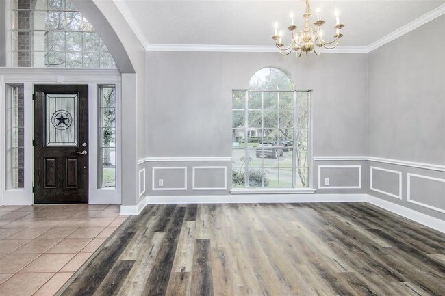 Building Photo - 2117 Enchanted Lake Dr