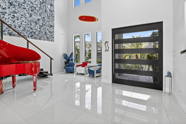 Building Photo - 334 Isle of Capri Dr