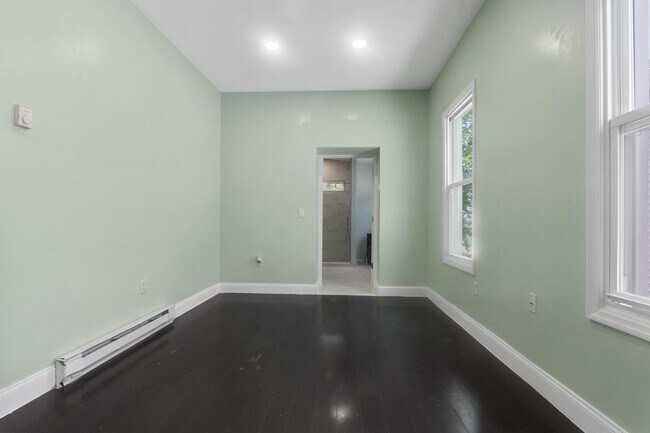 Building Photo - 271 Cator Ave
