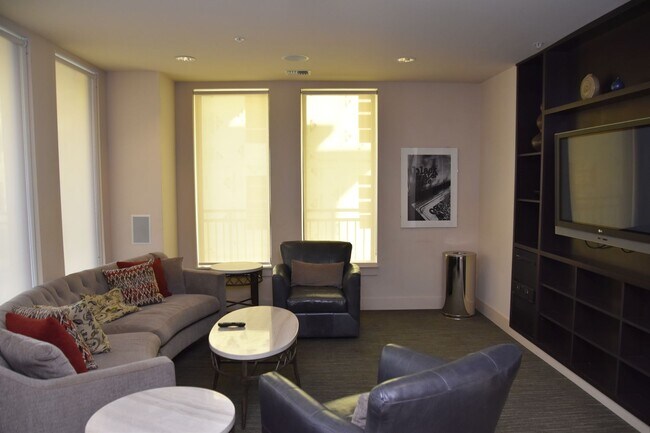 Building Photo - Coming soon! Stunning 2 Bedroom Tacoma Condo