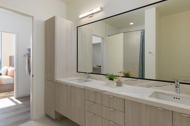 Building Photo - 1011 Union St