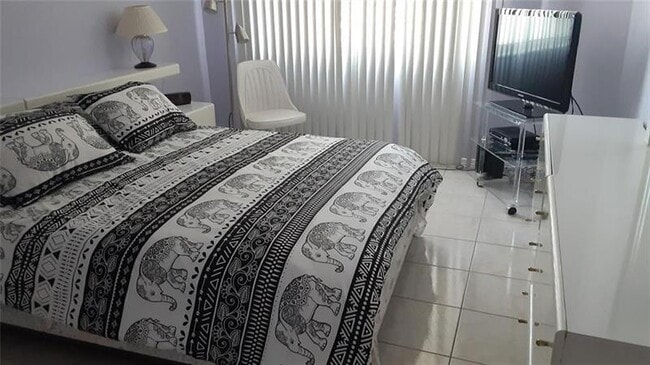 Building Photo - 1950 S Ocean Dr