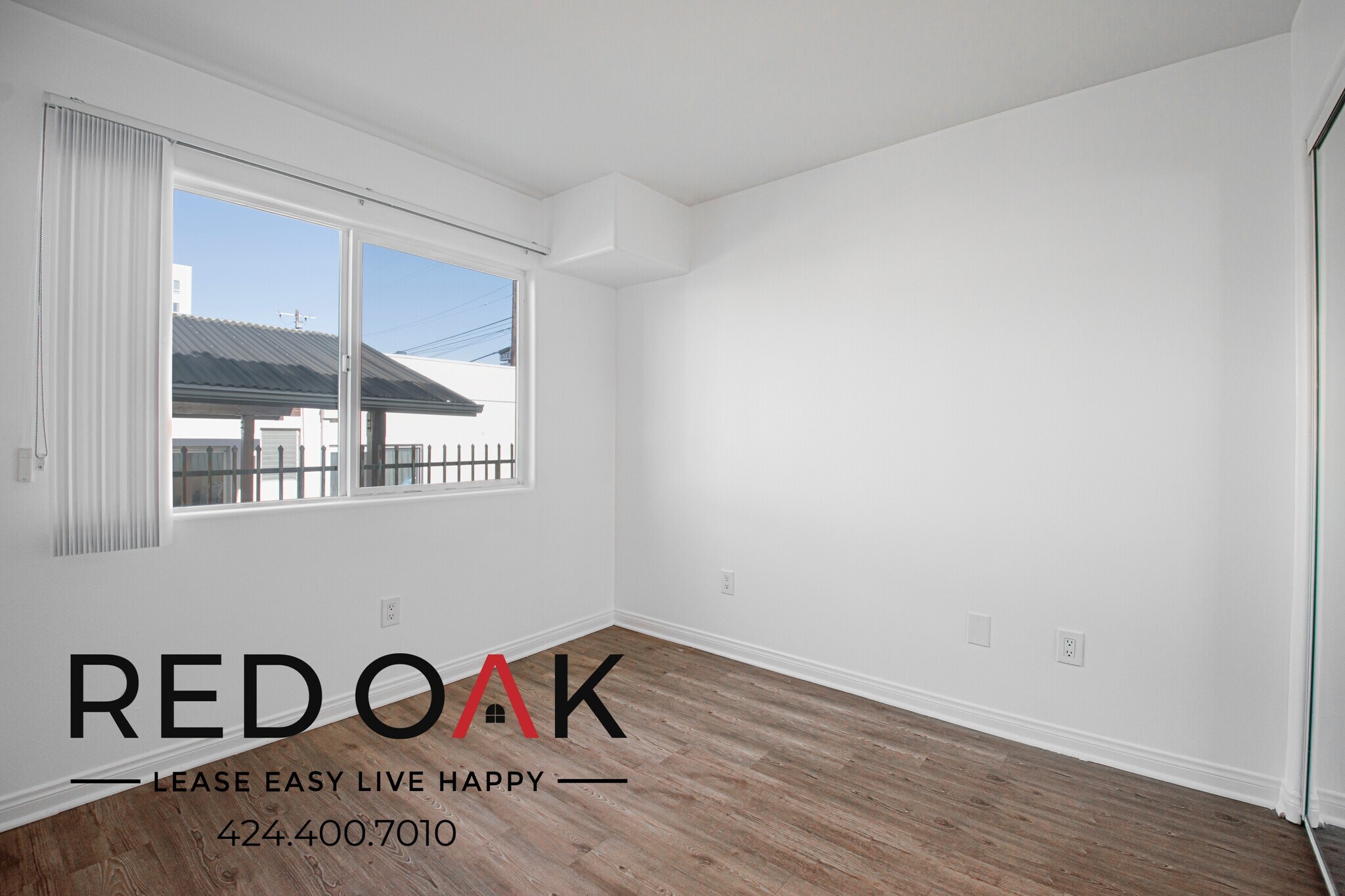 Building Photo - 326 S Westlake Ave