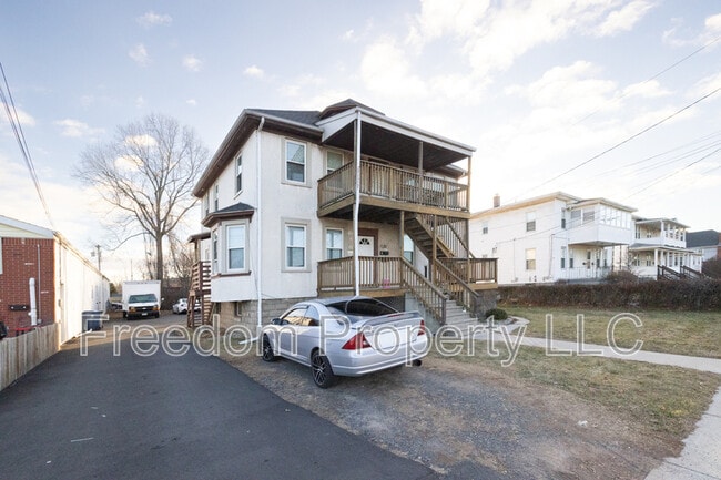 Building Photo - 120 Whiting St