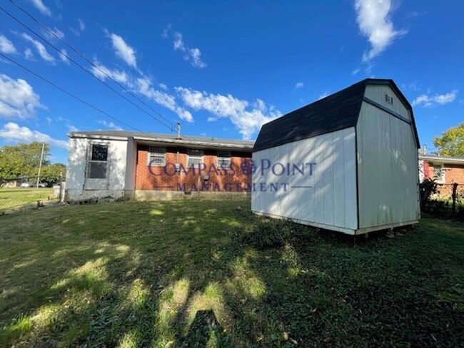 Building Photo - Newly Renovated Just For You! First Month'...