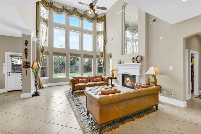 Building Photo - 28606 Rolling Ridge Dr