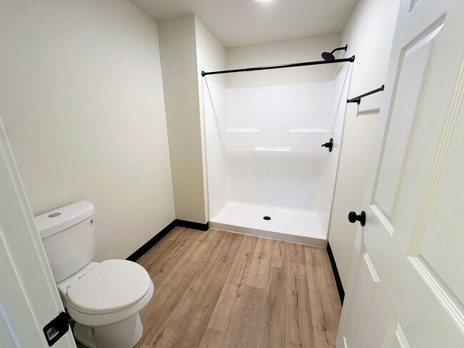 Building Photo - 1201-1203 Atrium Ct