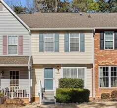 Building Photo - 2BD/2.5BA Townhome in Raintree!
