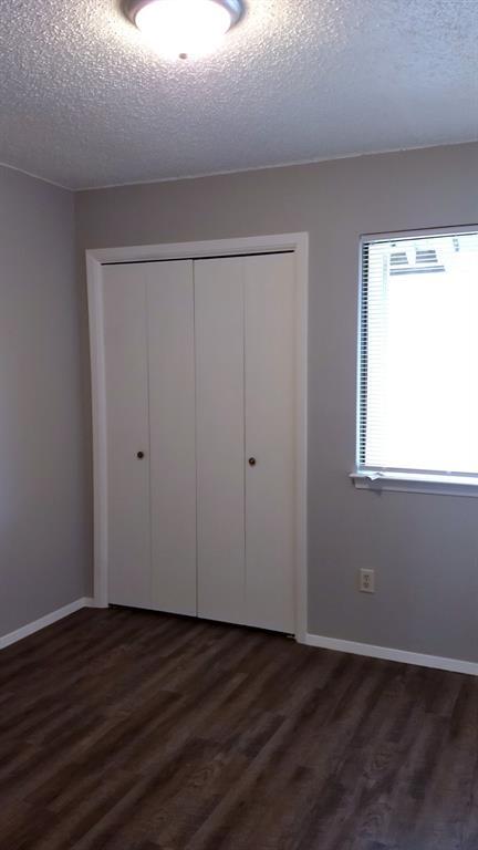 Building Photo - 1620 W Braker Ln