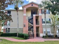 Building Photo - 1969 Summer Club Dr