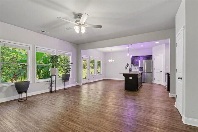 Building Photo - 350 McGiboney Ln