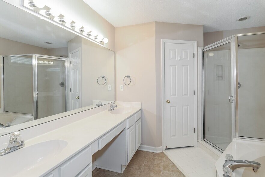 Building Photo - 5116 Summer Mist Cove
