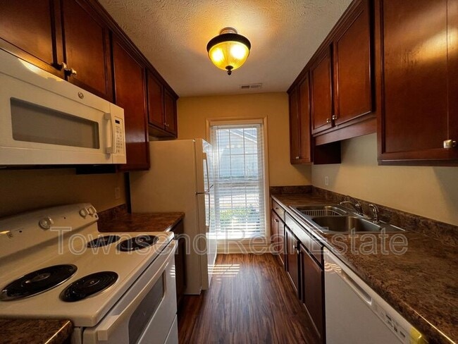 Building Photo - 2716 Helaman Ct