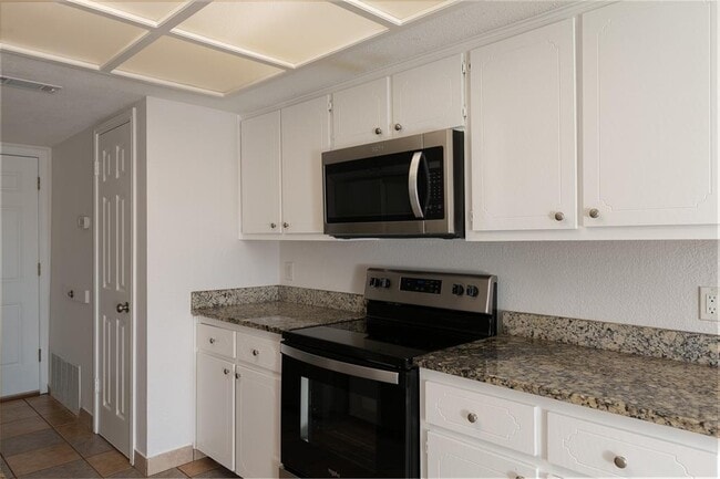 Building Photo - 8811 Springmail Cir