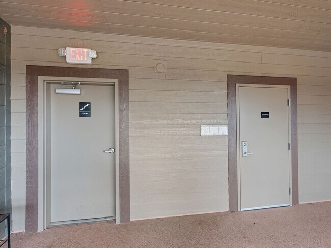Building Photo - Charming 3BR Condo in Flagstaff