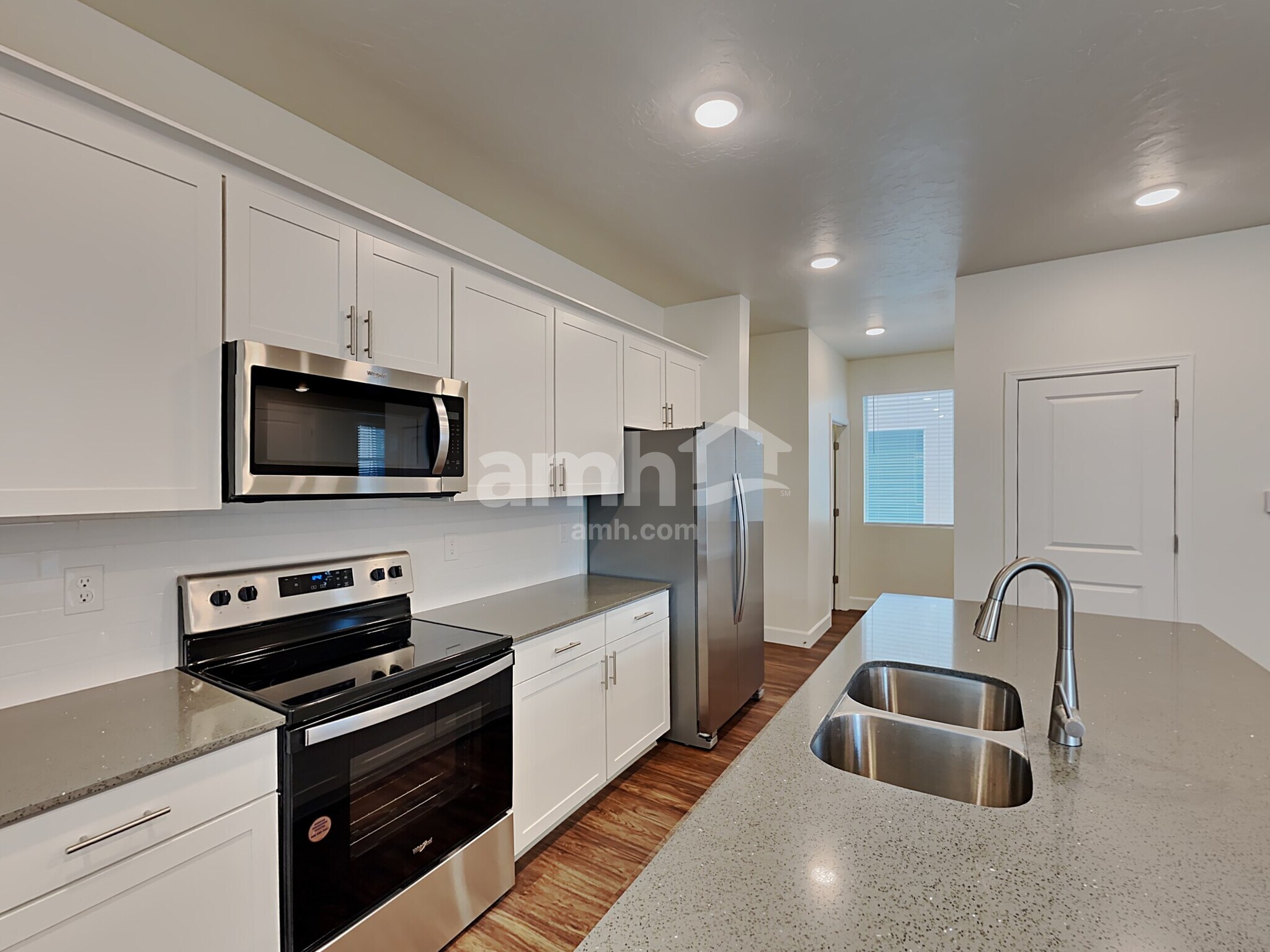 Building Photo - 6744 N Silver Gate Dr