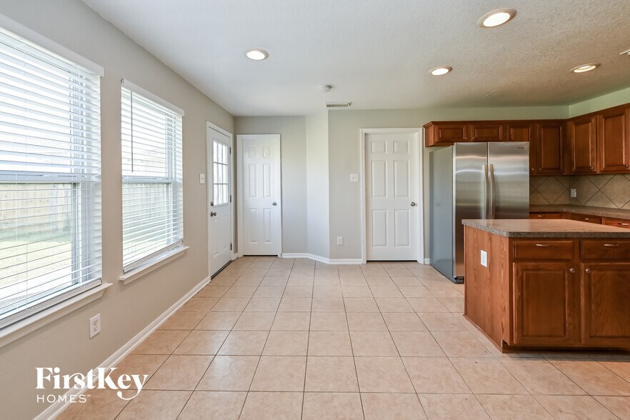 Building Photo - 25106 Twister Tr