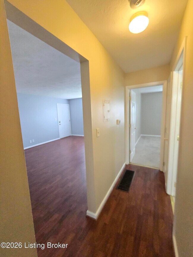 Building Photo - 2831 Goose Creek Rd