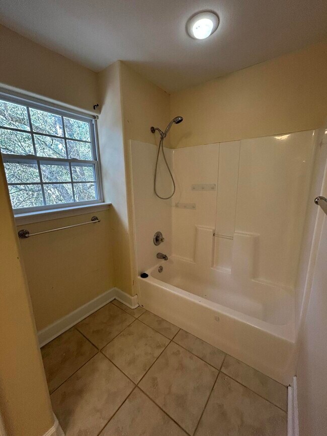 Building Photo - 70 Cypress Ln