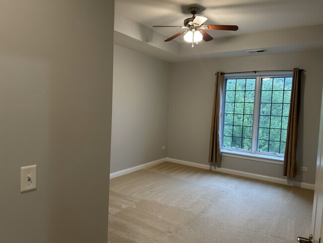 Building Photo - 1800 Amberley Ct