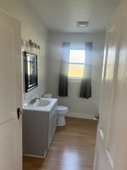 Building Photo - 1016-1018 Jackson St