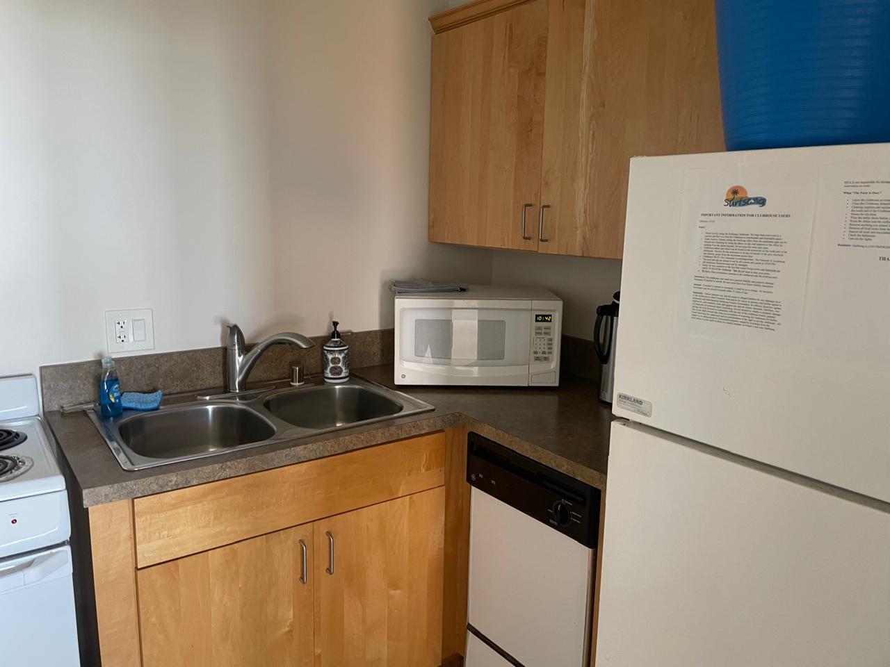 Building Photo - 245 S Helix Ave