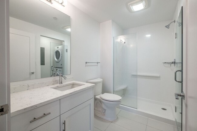 Building Photo - 2BR/2BA Old Port Condo Onsite Parking Available, Fitness Room and Elevator