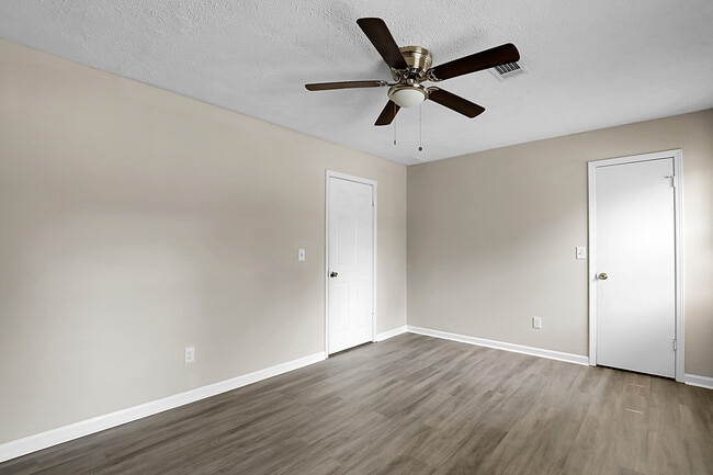Building Photo - 1229 Creek Forest Ct NW