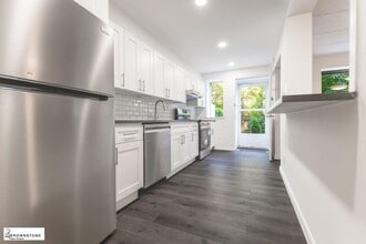 Building Photo - 81 1st Pl