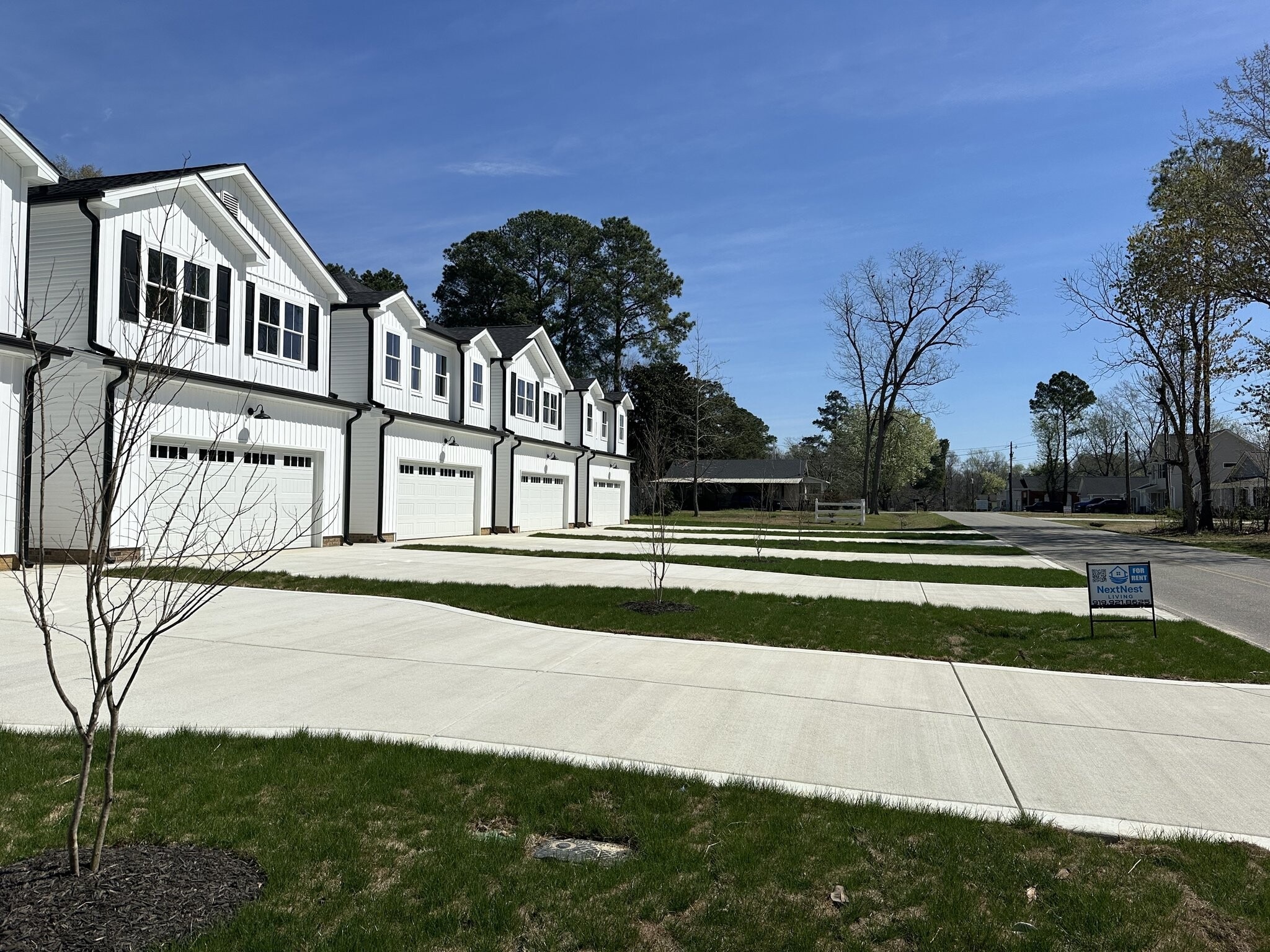 Building Photo - 174 W Allen St