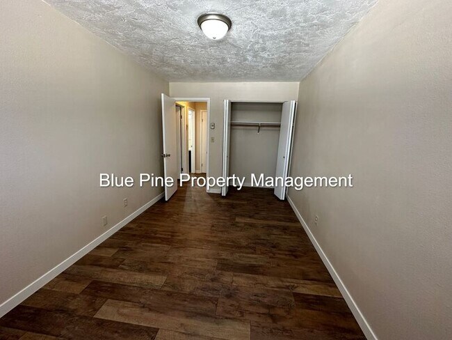 Building Photo - 205 W 19th St